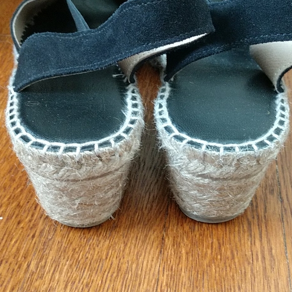 Andre Asous espadrilles, sz 8 - Picture 3 of 5